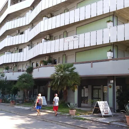 Primula Uno Apartment *