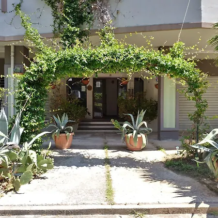 Primula Uno Apartment *